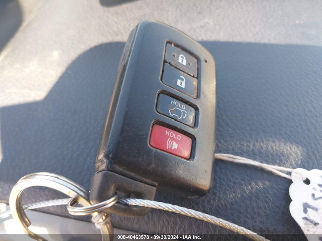 2T3YFREV3HW403326 Toyota Rav4 Limited/platinum