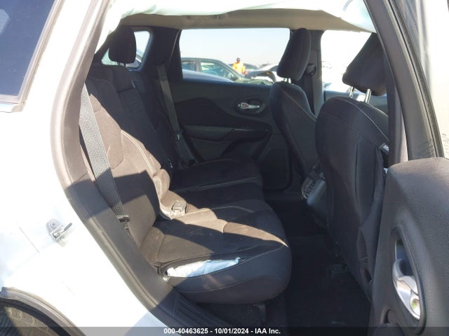 Jeep Cherokee Latitude 2015 1C4PJMCS0FW755610 Image 8