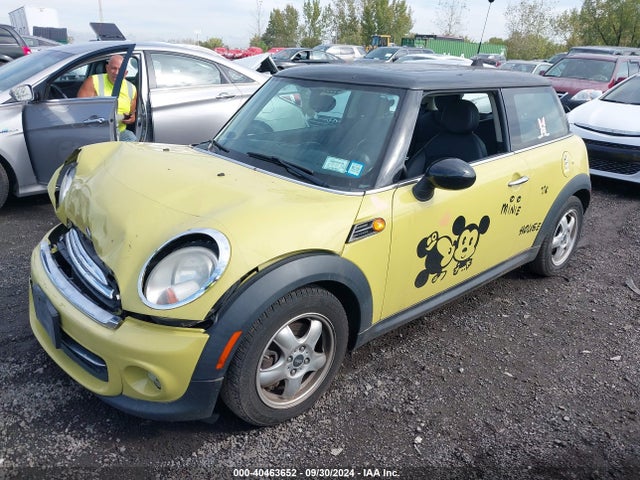 2011 MINI COOPER WMWSU3C57BT094737 Photo 1