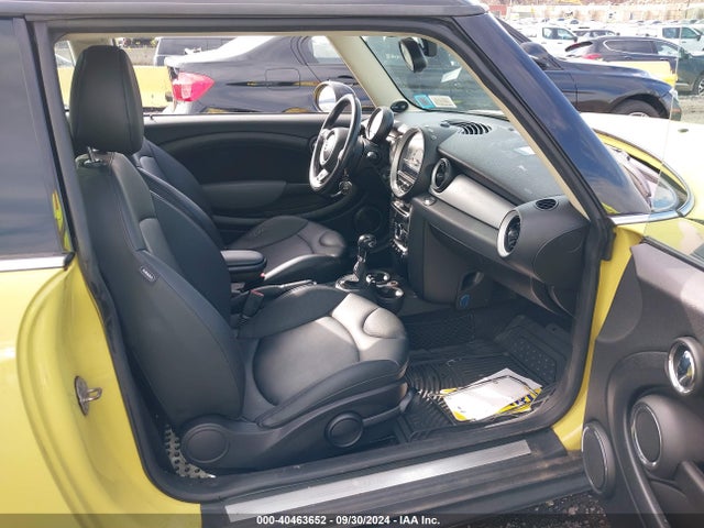 2011 MINI COOPER WMWSU3C57BT094737 Photo 4