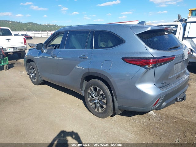 Toyota Highlander Xle 2021 5TDHZRBH9MS098464 Image 3
