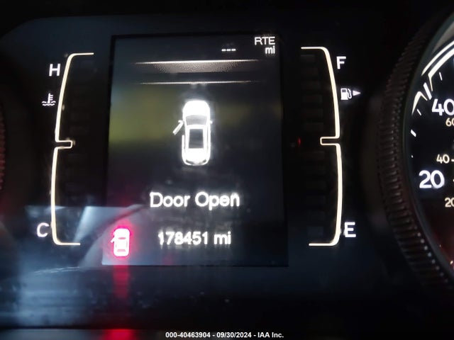 1C4PJLCB2FW536495 Jeep Cherokee Latitude