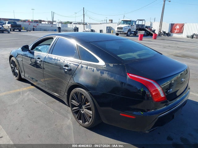 2011 JAGUAR XJ SAJWA1GE1BMV16220 Photo 2