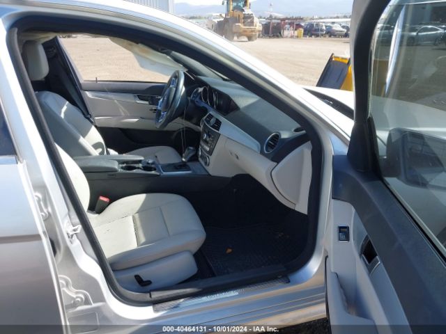 WDDGF4HB8EA904986 Mercedes-Benz C 250 Luxury/sport