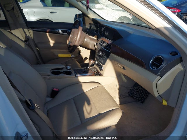 WDDGF4HB8EA948597 Mercedes-Benz C 250 Luxury/sport