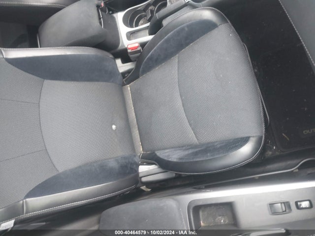 2011 MITSUBISHI OUTLANDER JA4AS3AWXBU008440 Photo 4