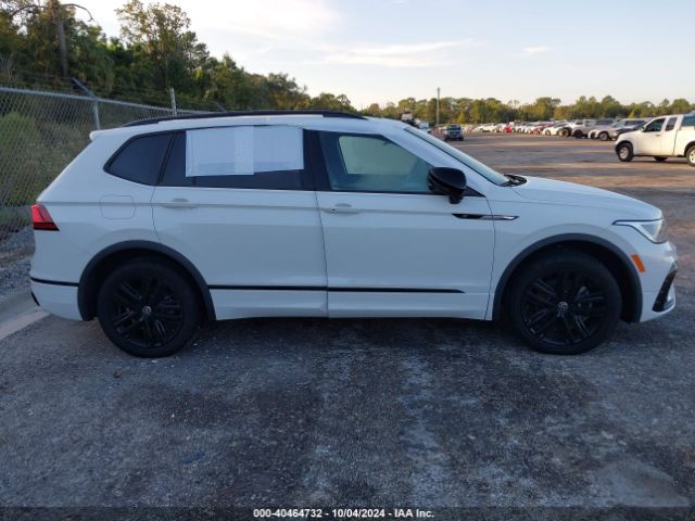 3VVCB7AXXNM176751 Volkswagen Tiguan 2.0t Se R-line Black