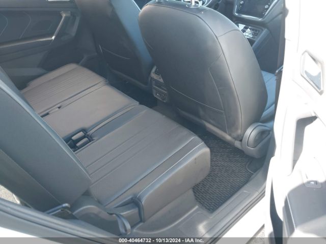 3VVCB7AXXNM176751 Volkswagen Tiguan 2.0t Se R-line Black