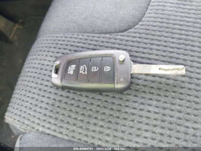 5NMS2CAD7KH097660 Hyundai Santa Fe Se