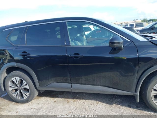5N1AT3BA6MC833076 Nissan Rogue Sv Fwd