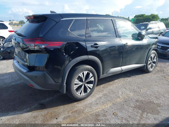5N1AT3BA6MC833076 Nissan Rogue Sv Fwd