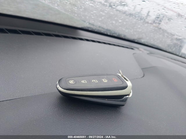 1FMCU0JX5EUB12818 Ford Escape Titanium