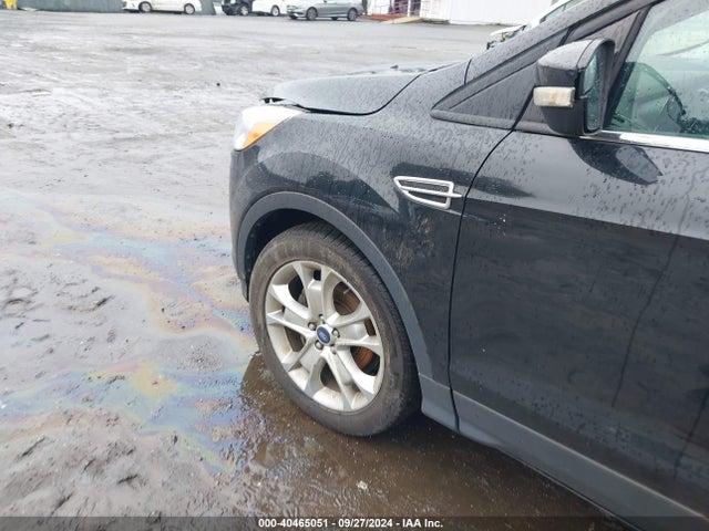 1FMCU0JX5EUB12818 Ford Escape Titanium
