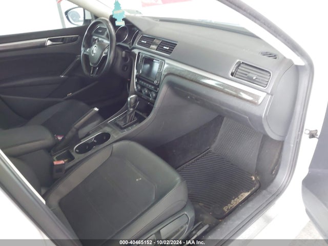 1VWBA7A34JC020109 Volkswagen Passat 2.0t Se