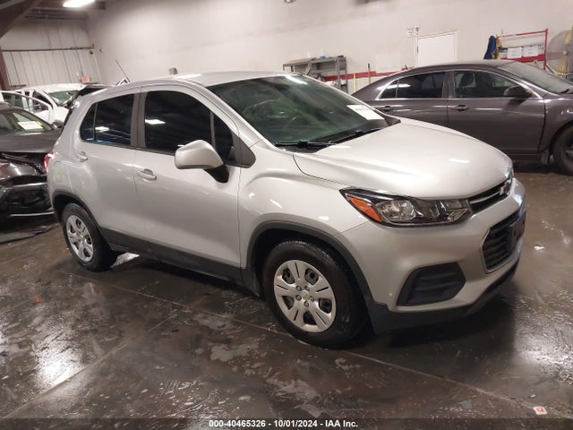 Chevrolet TRAX LS 2017 3GNCJKSB2HL187350 Image 1