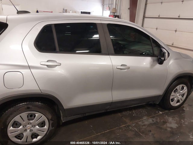 Chevrolet TRAX LS 2017 3GNCJKSB2HL187350 Image 13