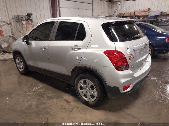 Chevrolet TRAX LS 2017 3GNCJKSB2HL187350 Image 3