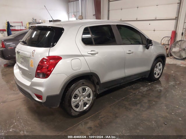 Chevrolet TRAX LS 2017 3GNCJKSB2HL187350 Image 4