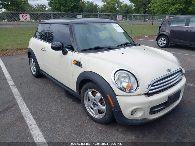 2011 MINI COOPER WMWSU3C53BT095206 Photo 0