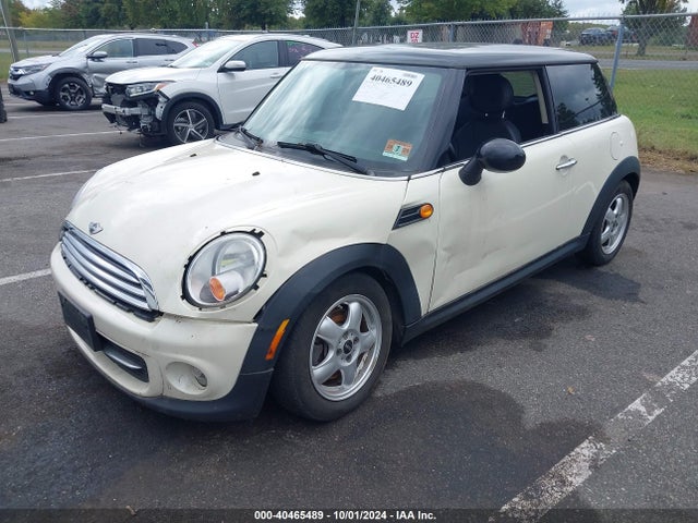 2011 MINI COOPER WMWSU3C53BT095206 Photo 1