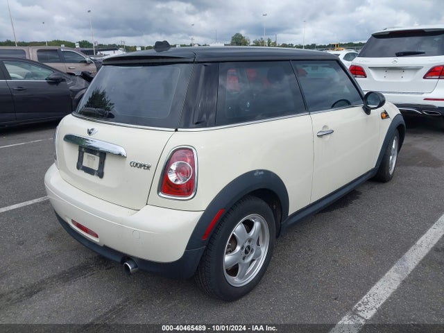 2011 MINI COOPER WMWSU3C53BT095206 Photo 3