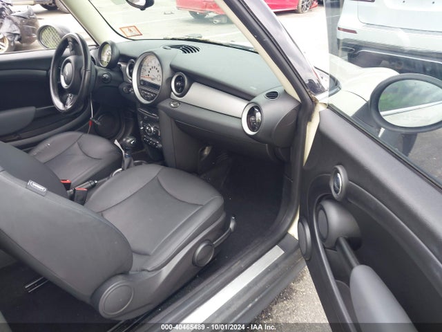 2011 MINI COOPER WMWSU3C53BT095206 Photo 4