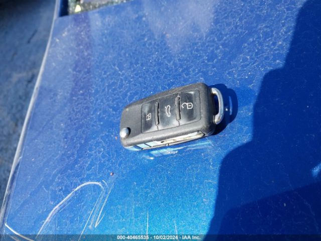 1VWBT7A37HC068983 Volkswagen Passat 1.8t Se