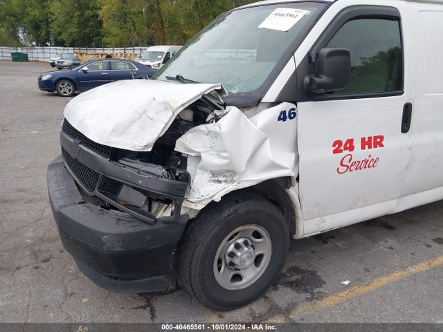 Chevrolet Express 2500 Work Van 2018 1GCWGBFG1J1344664 Image 17