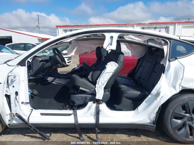 Tesla Model Y Long Range Dual Motor All-wheel Drive 2024 7SAYGDED4RF113050 Image 15