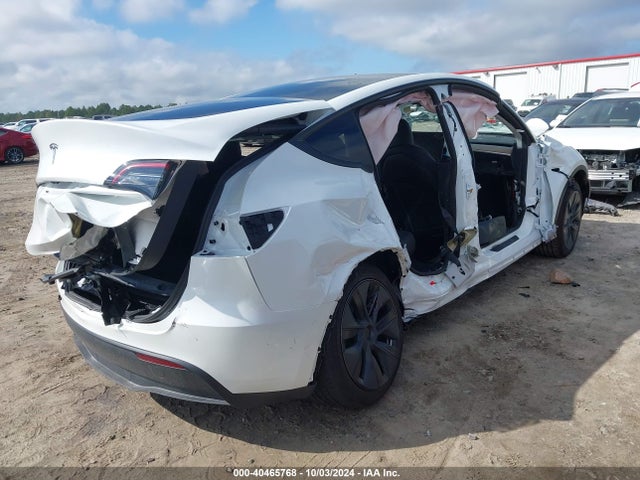 2024 TESLA MODEL Y 7SAYGDED4RF113050 Photo 3