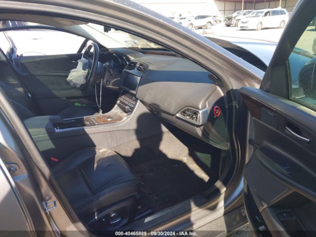 SAJAE4FX6KCP51866 Jaguar Xe 25t Prestige
