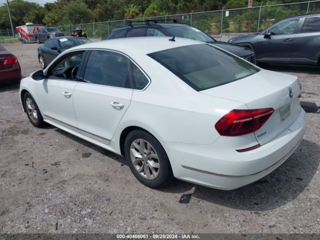1VWAT7A3XHC021376 Volkswagen Passat 1.8t S