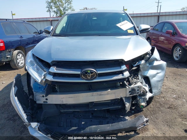 Toyota Highlander Le 2018 5TDZZRFH9JS266470 Image 12
