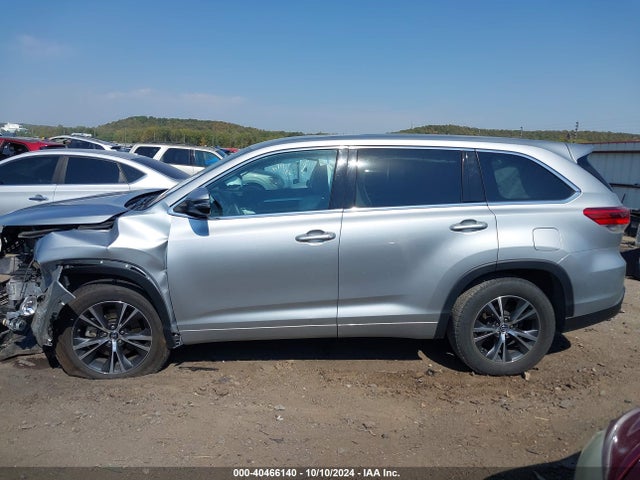 Toyota Highlander Le 2018 5TDZZRFH9JS266470 Image 14
