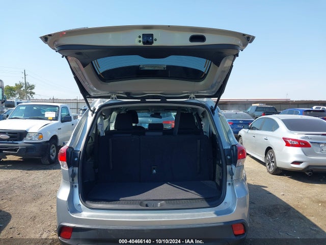 Toyota Highlander Le 2018 5TDZZRFH9JS266470 Image 16