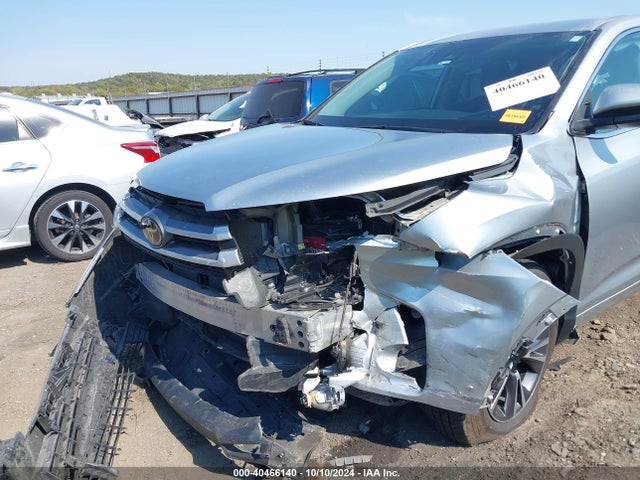 Toyota Highlander Le 2018 5TDZZRFH9JS266470 Image 6