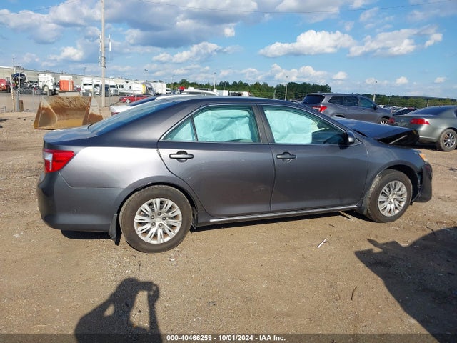 4T1BF1FK1EU356569 Toyota CAMRY LE