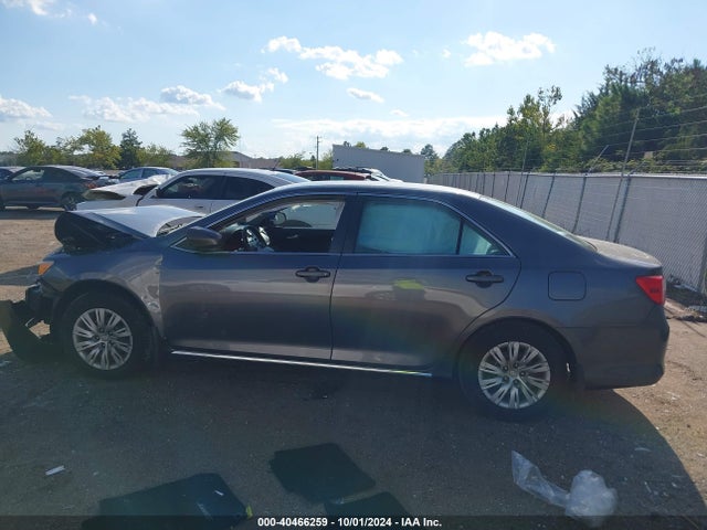 4T1BF1FK1EU356569 Toyota CAMRY LE