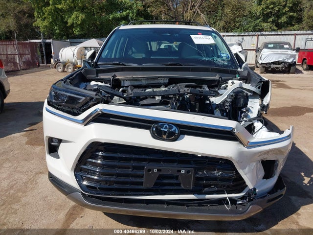 Toyota Grand Highlander Limited 2024 5TDAAAA50RS015190 Image 13
