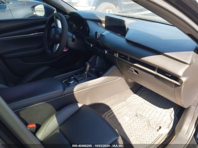 JM1BPAKL6M1402901 Mazda Mazda3 Select