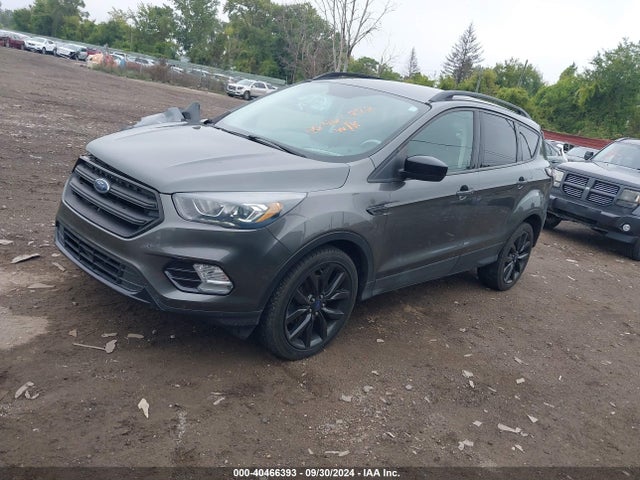 Ford ESCAPE SE 2018 1FMCU9GDXJUA82968 Image 2