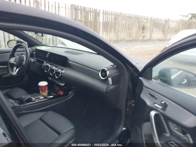 WDD3G4FB0LW038991 Mercedes-Benz A 220 4matic