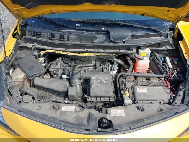 Toyota Prius V Two 2016 JTDZN3EU0GJ047233 Image 10