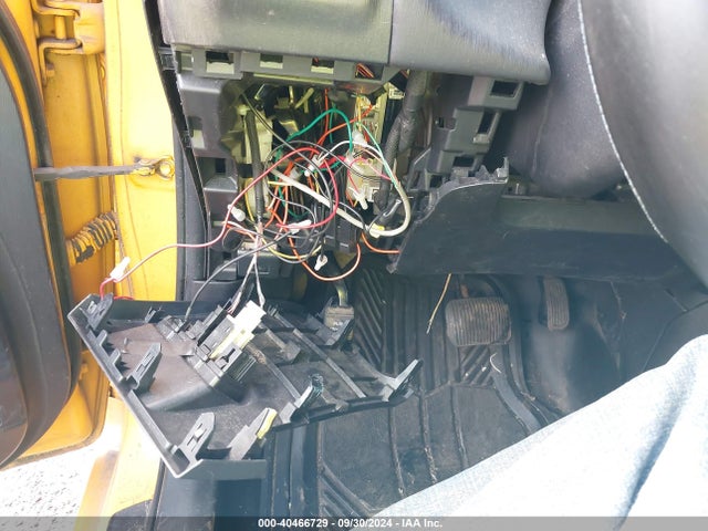 Toyota Prius V Two 2016 JTDZN3EU0GJ047233 Image 17