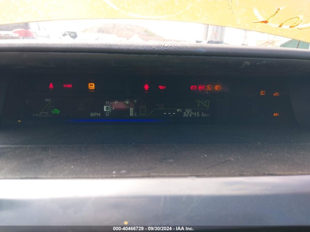 Toyota Prius V Two 2016 JTDZN3EU0GJ047233 Image 18