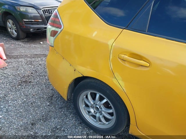 Toyota Prius V Two 2016 JTDZN3EU0GJ047233 Image 20