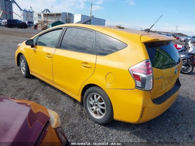 Toyota Prius V Two 2016 JTDZN3EU0GJ047233 Image 3