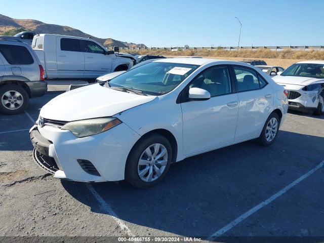 Toyota COROLLA LE 2015 5YFBURHE3FP234598 Image 2