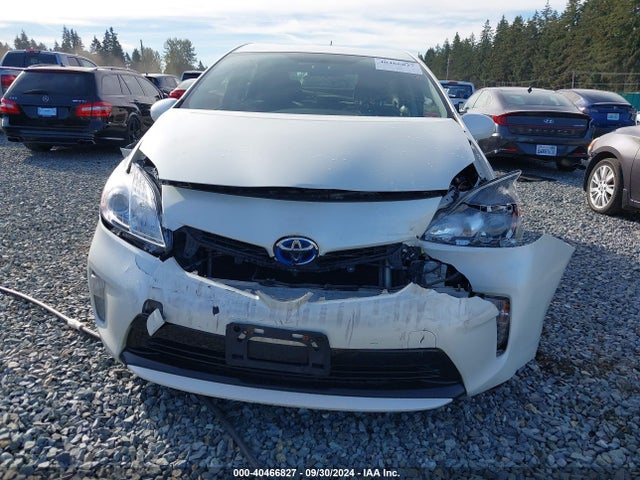 Toyota Prius Two 2015 JTDKN3DU1F1995920 Image 13