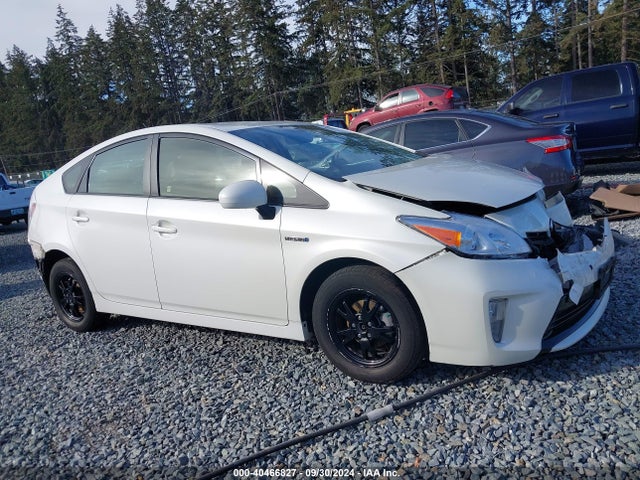 Toyota Prius Two 2015 JTDKN3DU1F1995920 Image 14